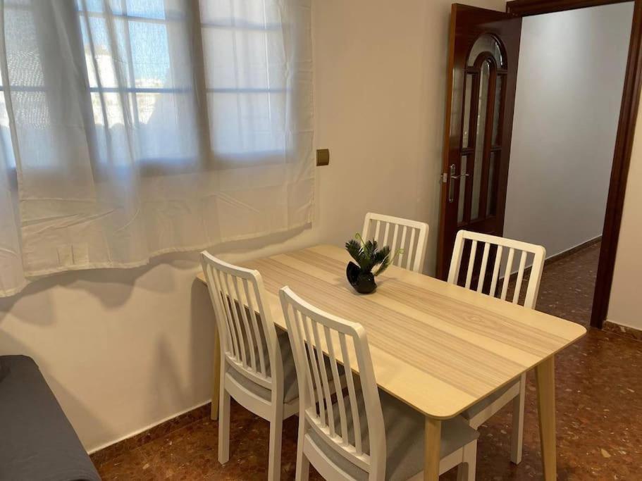 Piso Grande De 120 M2, A 15' De La Playa En Coche Apartment Huelva Exterior photo
